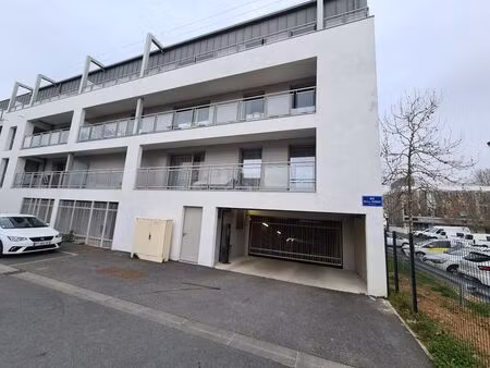 vente local commercial 20m2 la rochelle 17000 - 43500 € - surface privée