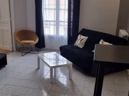 vente appartement 2 pièces courbevoie : centre de courbevoie  immeuble 1930