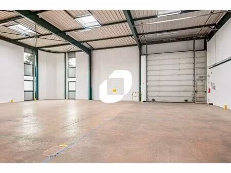 locaux d'activités avec bureaux proche a1  a3 et a104