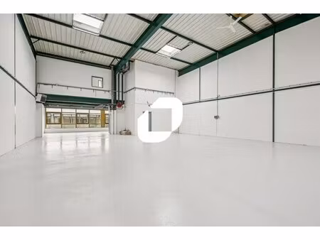 locaux d'activités avec bureaux proche a1  a3 et a104