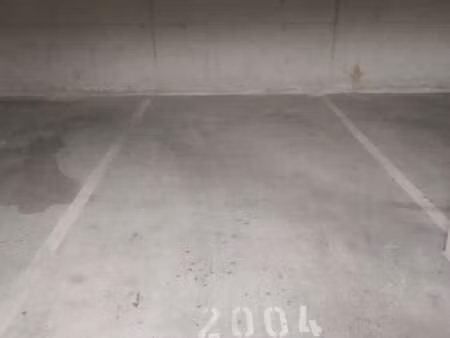 vente garage et parking à aubagne (13400) : à vendre / 12m² aubagne