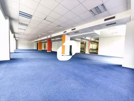 a louer  au pied du rer a et rer e