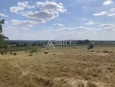 propriété agricole de 45ha avec maison et bâtiments à rénov