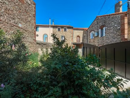 vente maison de village rénovée avec grange attenante et extérieur  66300 villemolaque.