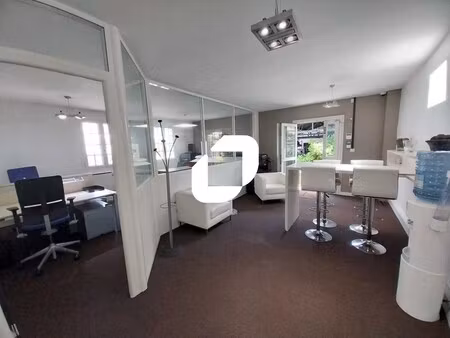 a louer  cadre arbore