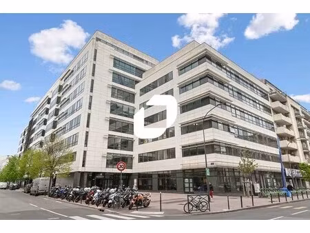 a louer  au pied de la gare rer c et ligne 14