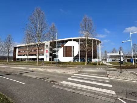 a louer  plateau entier au 3ème etage