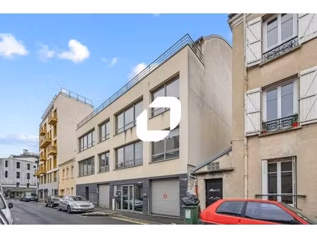 a louer  bureaux lumineux - proche métro !