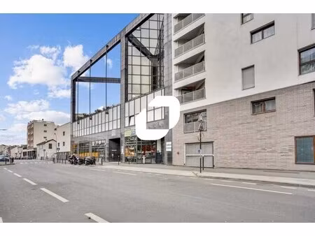 a louer  petite surface de bureau dans un bel immeuble