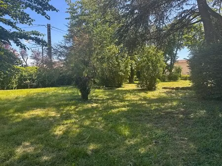 terrain constructible de 813 m² / possibilité deux lots