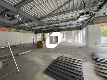 location bureau bruges 33520