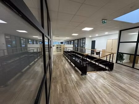 location commerce 1193 m² à tours (37100)