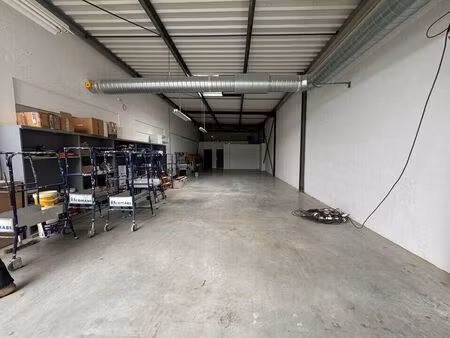location commerce 729 m² à tours (37100)