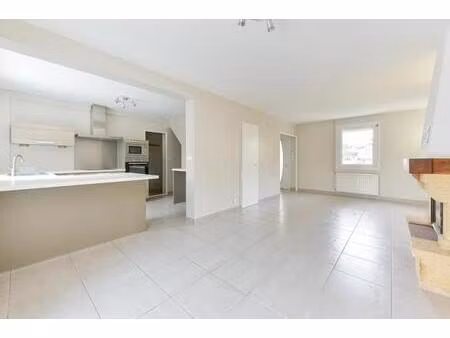 charmante maison à saint-sébastien-sur-loire