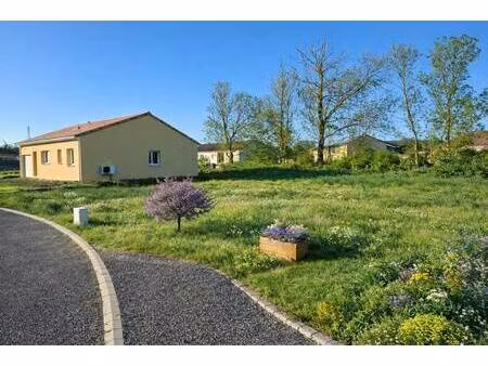 terrain constructible viabilisé à vendre