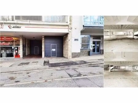 parking à louer à forest (vbd73376)