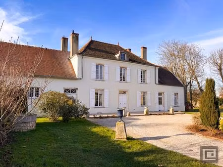 demeure de caractère dans un écrin de verdure aux portes de chalon sur saône