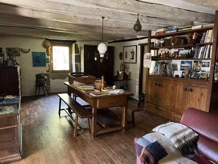 corps de ferme avec châtaigneraie - 3ha