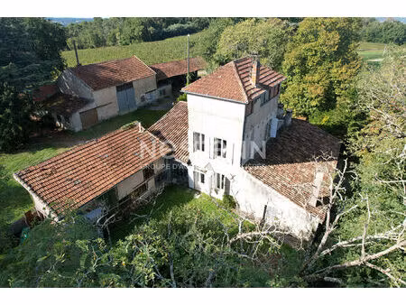 ancienne ferme à vendre à espiens avec terrain de 4.7 hectares