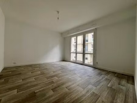 location appartement 1 pièce 29 m² à nantes (44000)