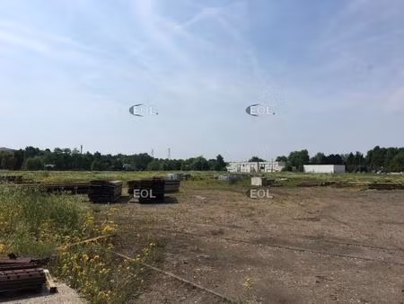 a louer : terrain nu de 10 000 m² à persan (95)