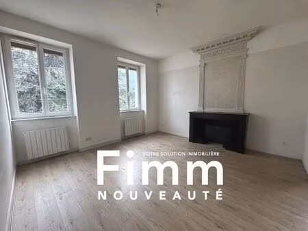 location appartement 3 pièces 67 m² à pélussin (42410)