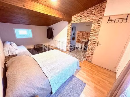 a vendre maison mitoyenne sur lavelanet / possibilite de faire 4 logements