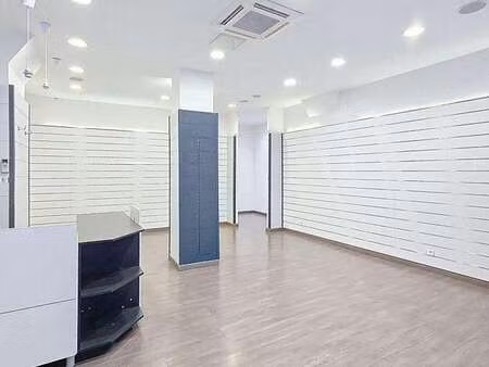 location bureaux et commerces à cahors (46000) : à louer / 55m² cahors