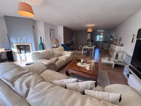vente maison 4 pièces 121 m² à rognonas (13870)  446 000 €