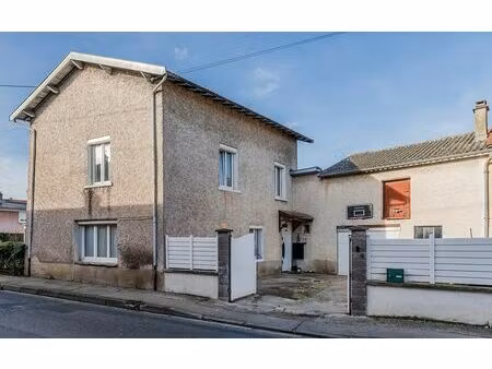 maison jonage 100m2 et 120 m2 de dépendance  cour et terrasse