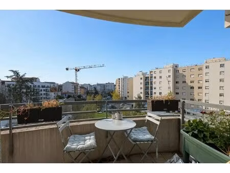 grand t2 de 62 99 m² avec balcon – garage en option – lyon 8ᵉ