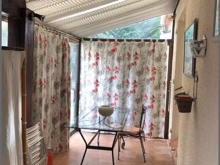 belle villa de plain pieds  avec sa piscine 