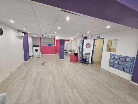 exclusivité - vente de local d'activité/bureaux en rez-de-chaussée à saint-maur-des-fossés