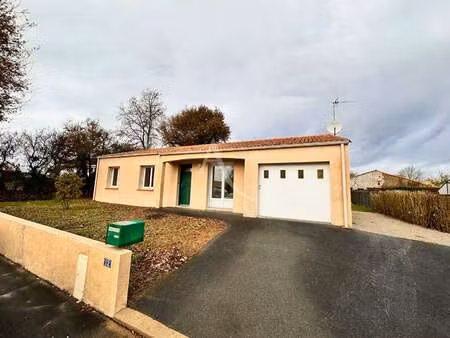 location maison à aubigny-les-clouzeaux (85430) : à louer / 86m² aubigny-les-clouzeaux