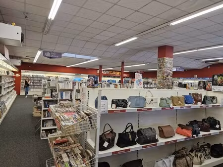 location local commercial