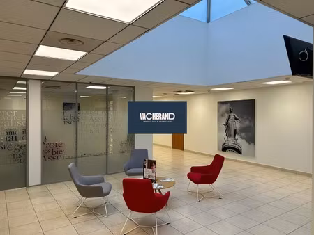 location local commercial