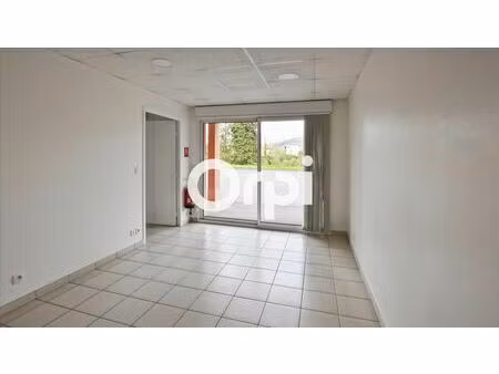 location commerce 27 m² à sainte-foy-l'argentière (69610)