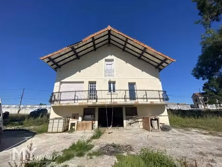 saint martin de gurson : ensemble immobilier avec maison à rénover  hangar et terrains con