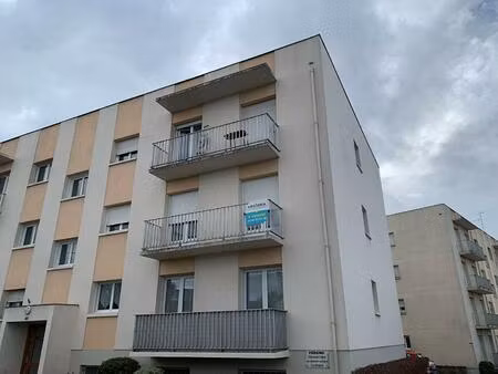 à vendre : appartement 3 pièces à bressuire de 72m² avec balcon