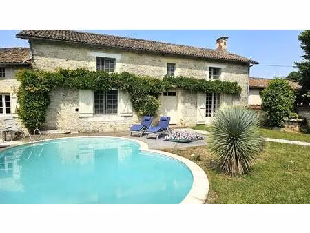 charmante maison en pierre  piscine  dépendances  emplacement calme