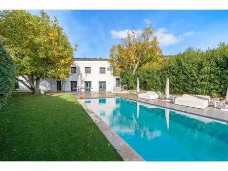 vente maison 6 pièces 160 m² à aix-en-provence (13090)  1 260 000 €