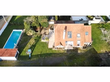 vente maison 7 pièces 160 m² lescar (64230)