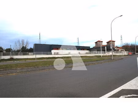 location commerce 571 m² à tarbes (65000)