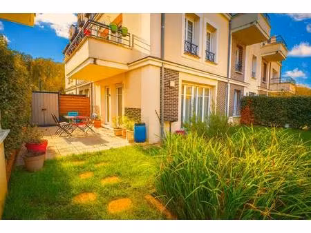 charmant 2 pièces avec jardin privatif et stationnement