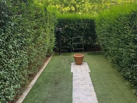 studio refait à neuf avec jardin