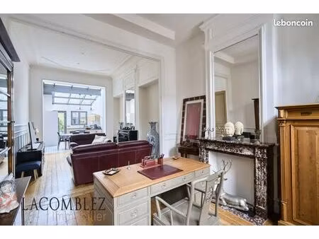 maison 8 pièces 217 m²