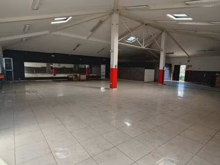 local commercial à louer