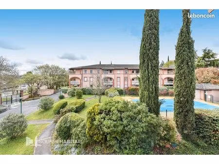 studio 1 pièce 28 m²