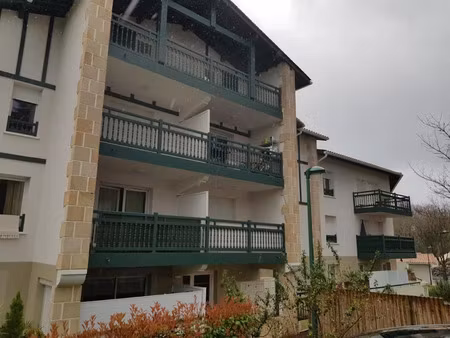 location meublée appartement 2 pièces 56 m² à bassussarry (64200)  750 €