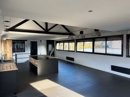 loft atypique aux volumes rares situé à rochefort sur loire